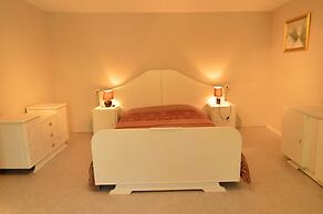 Peaceful Retreat in Ferrieres