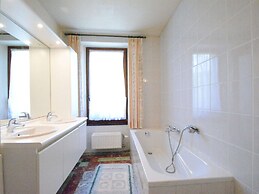 Spacious Retreat, Daverdisse