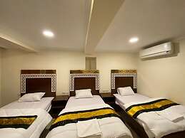 Pyramids Height Inn