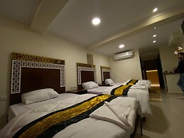 Pyramids Height Inn