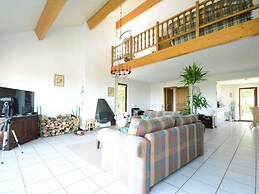 Spacious House With Beautiful Terrace