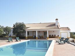 Tranquil Alentejo Villa With Pool
