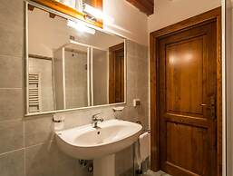 Rustic Mansion in Pian di Sco