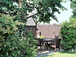 Klutz Garden Apartment