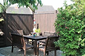 Klutz Garden Apartment