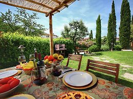 Tuscan Retreat With Pool