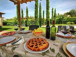 Tuscan Retreat With Pool