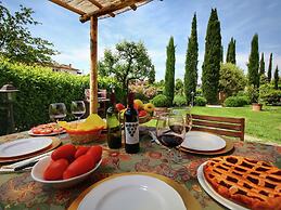 Tuscan Retreat With Pool