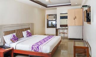 Lals Plaza Hotel