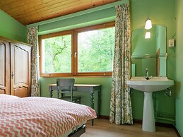 Rustic Retreat in Houvegne