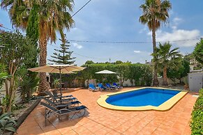 Elegant Villa With Pool