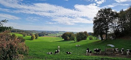 Hilltop Haven in Parlan