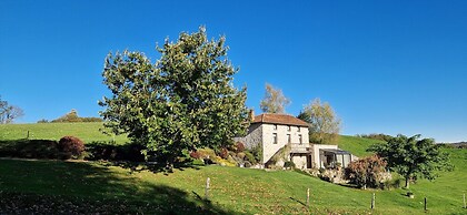 Hilltop Haven in Parlan