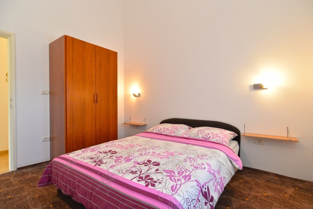 Apartment 1773