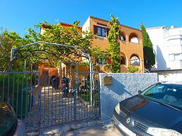 Apartment 1775