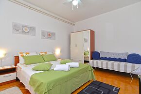Apartment 1779