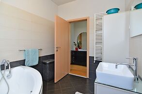 Apartment 1779