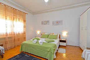 Apartment 1779