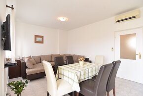 Apartment 1782
