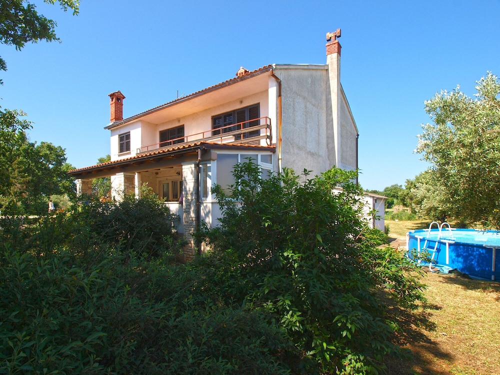 Apartment 1794