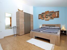 Apartment 1800