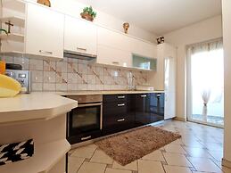 Apartment 1800
