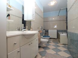 Apartment 1800