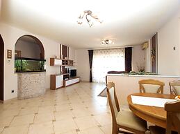 Apartment 1800
