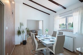 Apartment 1816