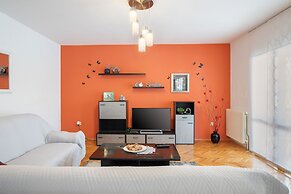 Apartment 1816