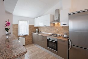 Apartment 1816