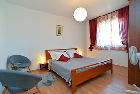 Apartment 1817