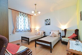 Apartment 1817
