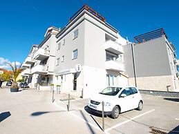 Apartment 1819