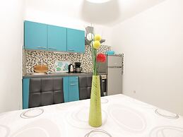 Apartment 1819