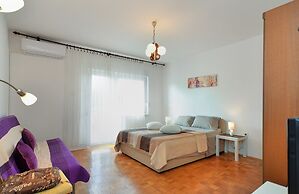 Apartment 1822