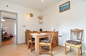 Apartment 1822