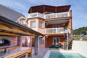 Apartment 1835