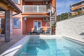 Apartment 1835