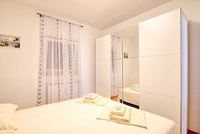 Apartment 1835