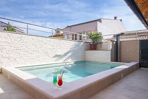 Apartment 1835