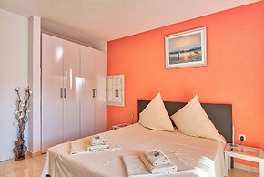 Apartment 1835