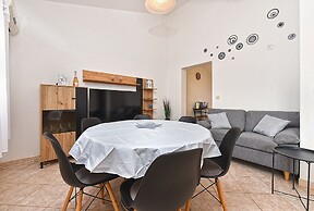 Apartment 1858