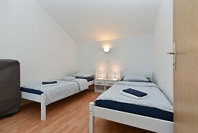 Apartment 1860