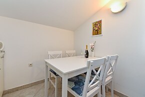 Apartment 1860