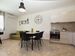 Apartment 1868
