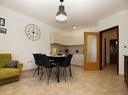 Apartment 1868