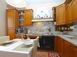 Apartment 1872