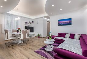 Apartment 1882