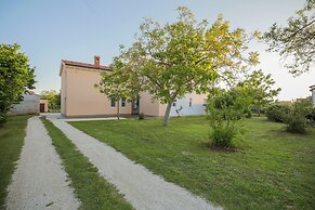 Apartment 1882